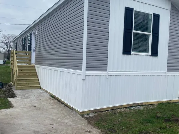 143 16th St, Coal Valley, IL 61240