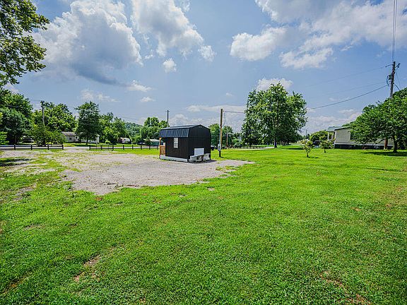 2nd image of 1019 Black Creek Rd