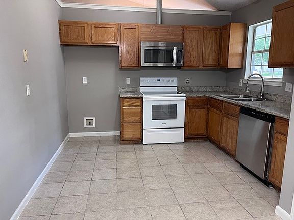4th image of 2505 Ravenswood Dr