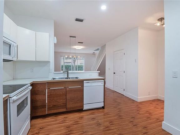 2nd image of 2094 Madeira Dr #2094
