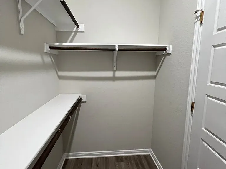 351 Emma Dr — Photo 17