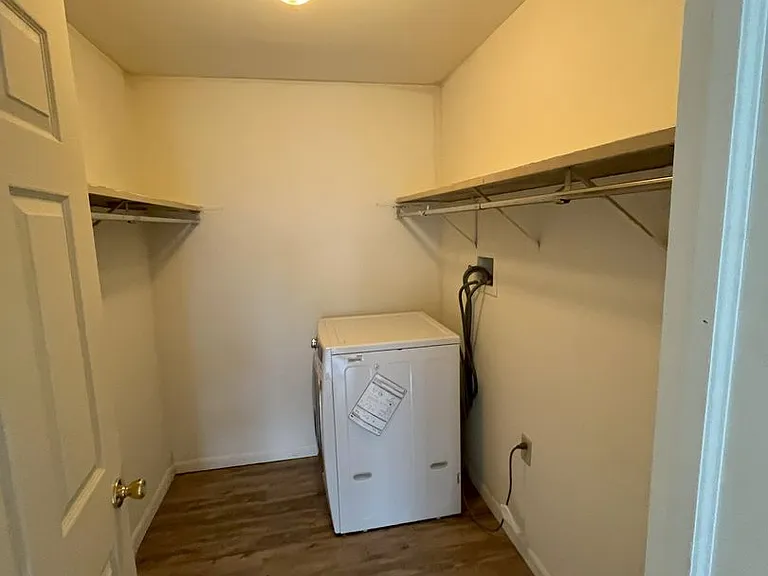 University Park Apartments near Cornell University — Photo 288