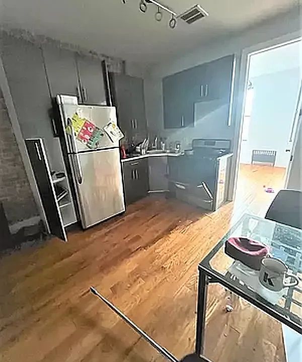 2nd image of 2366 Pacific St #2F