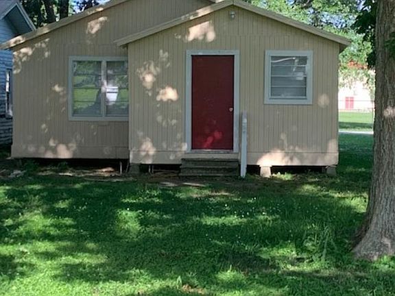 2nd image of 706 N Lejeune Ave
