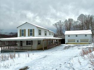 1061 Peaser Rd, Leivasy, WV 26676