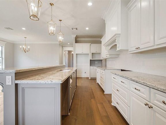 5th image of 6511 White Oleander Cir