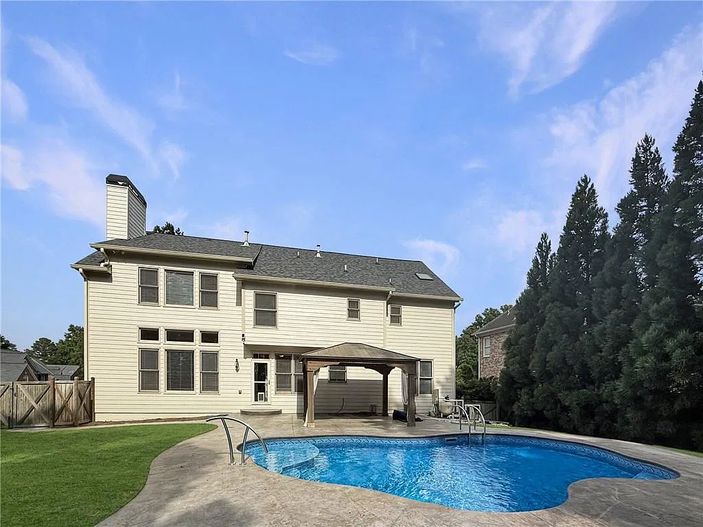 5 bed, 4.5 bath, 5631 sqft, $5,000 — Photo 4