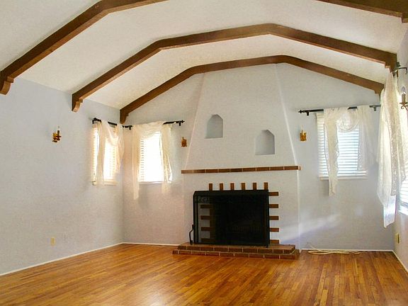5th image of 10616 Bloomfield St