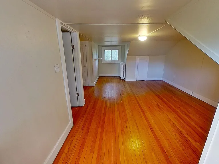 568 Park Ave #2 — Photo 8