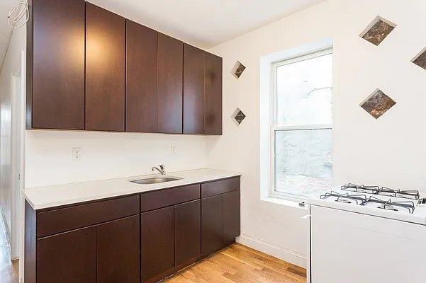 Rented by MNS | media 33