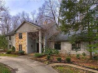 1914 Chartley Rd, Gates Mills, OH 44040