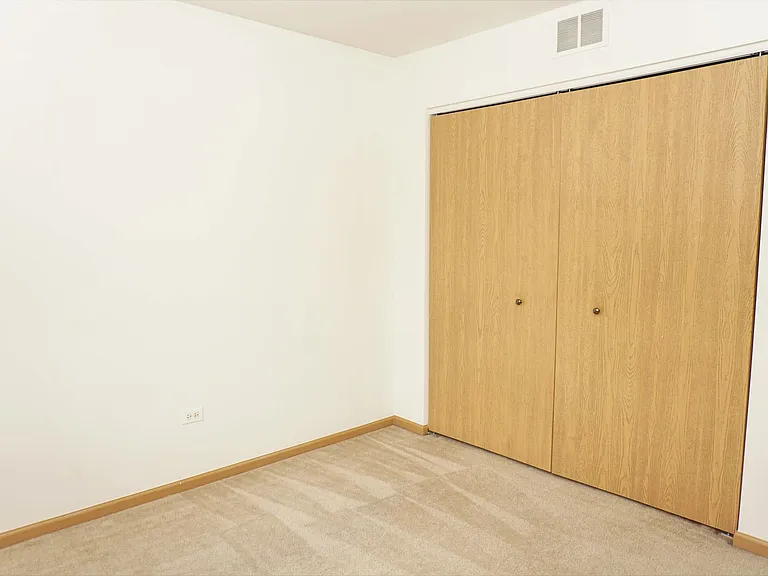 407 Waubonsee Dr — Photo 15