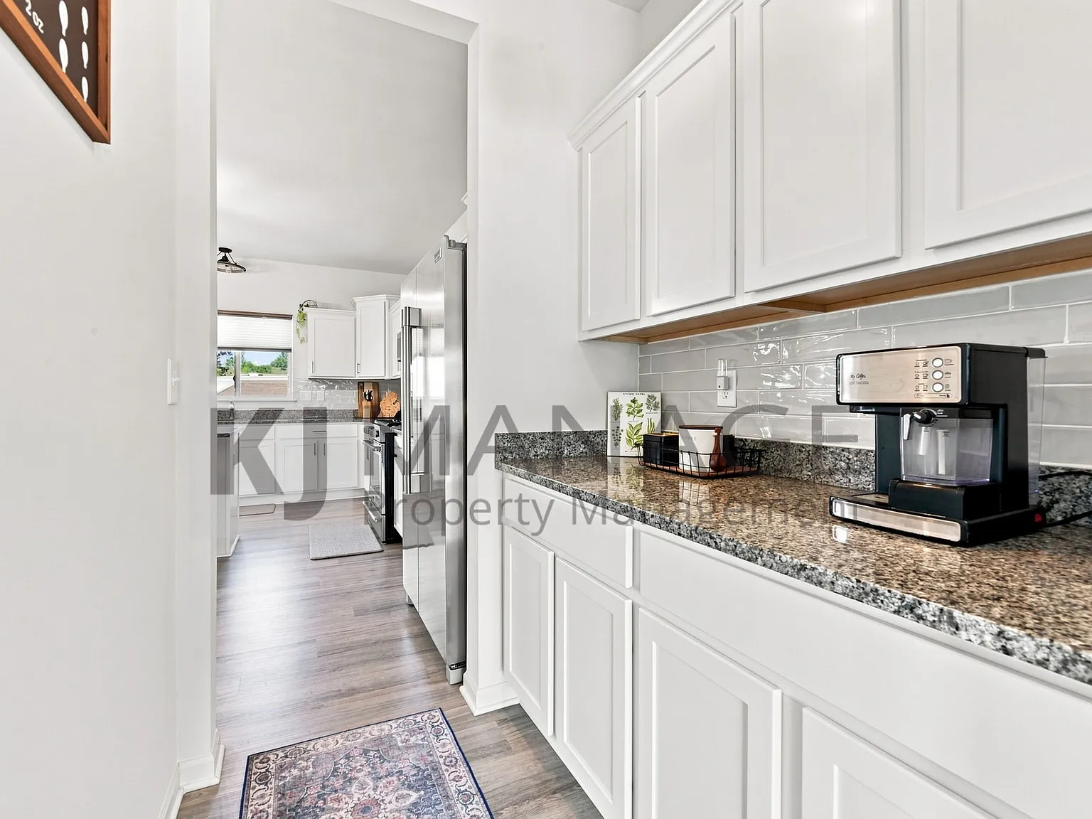 4 bed, 2805 sqft, $3,950 — Photo 2
