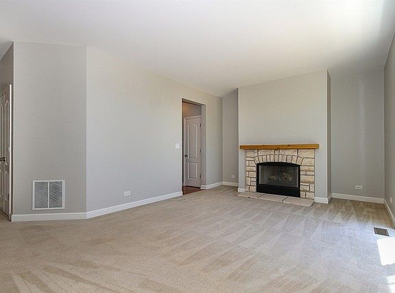 5th image of 3146 Gansett Pkwy