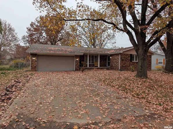 27 Mishawaka Dr, Rochester, IL 62563