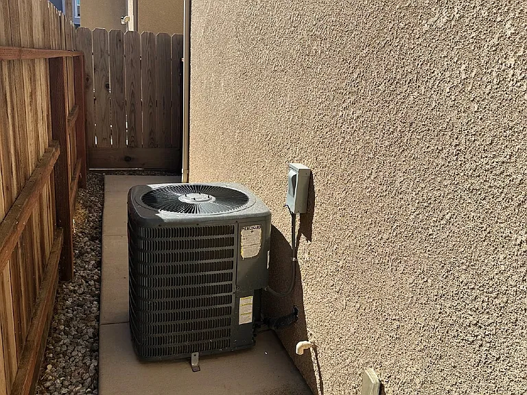 1338 Hermosa Dr — Photo 37