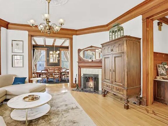 3rd image of 1520 College AVENUE