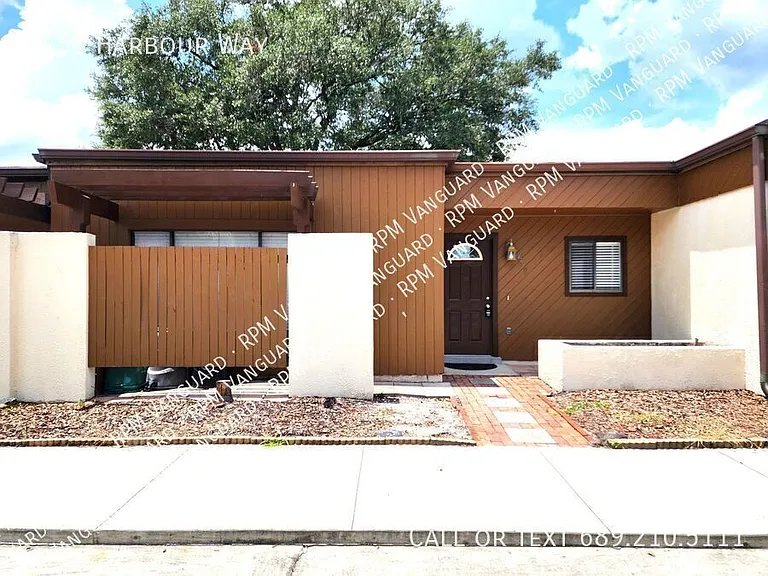 2450 Harbour Way — Photo 1
