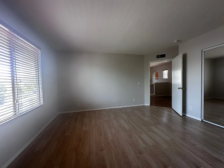 28433 Mayfair Dr — Photo 11