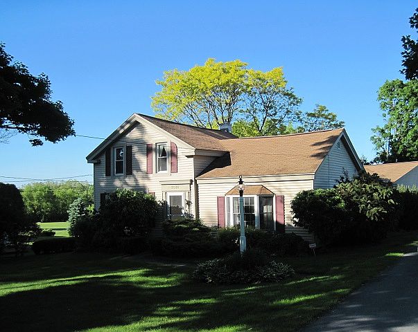 2nd image of 3036 Oneida St