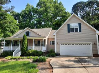 52 Castlewood Dr, Clayton, NC 27520