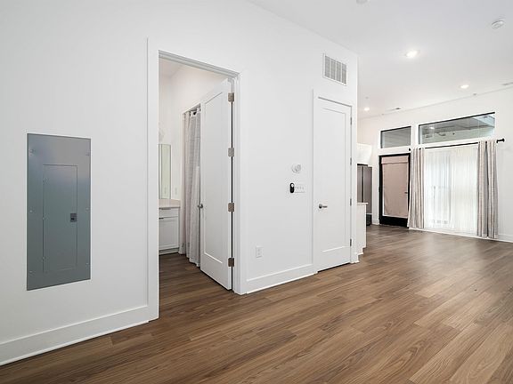 5th image of 1329 4th Ave S #317