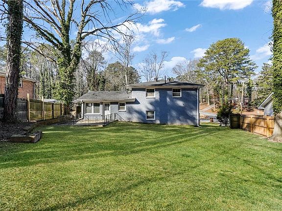 4th image of 1918 Valley Ridge Dr SW