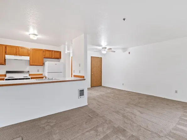 Hoodview Apartments, 329 S Whitaker St #8, Portland, OR 97239