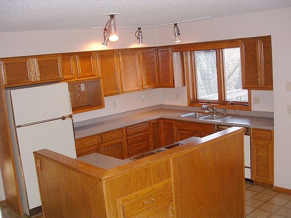 Large Cook's Kitchen!