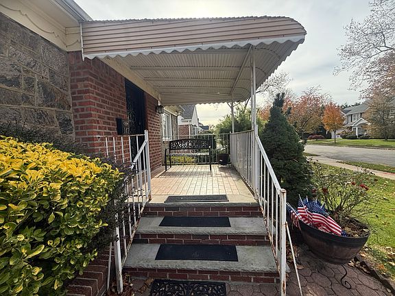 3rd image of 147 Primrose Dr