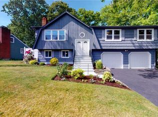 425 Holland Rd, Bridgeport, CT 06610