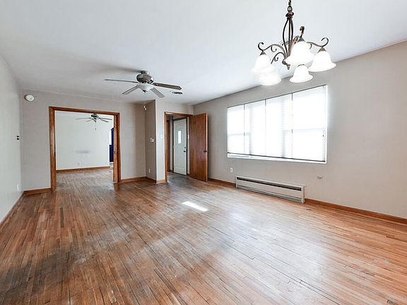 4th image of 42 Gunn Ave