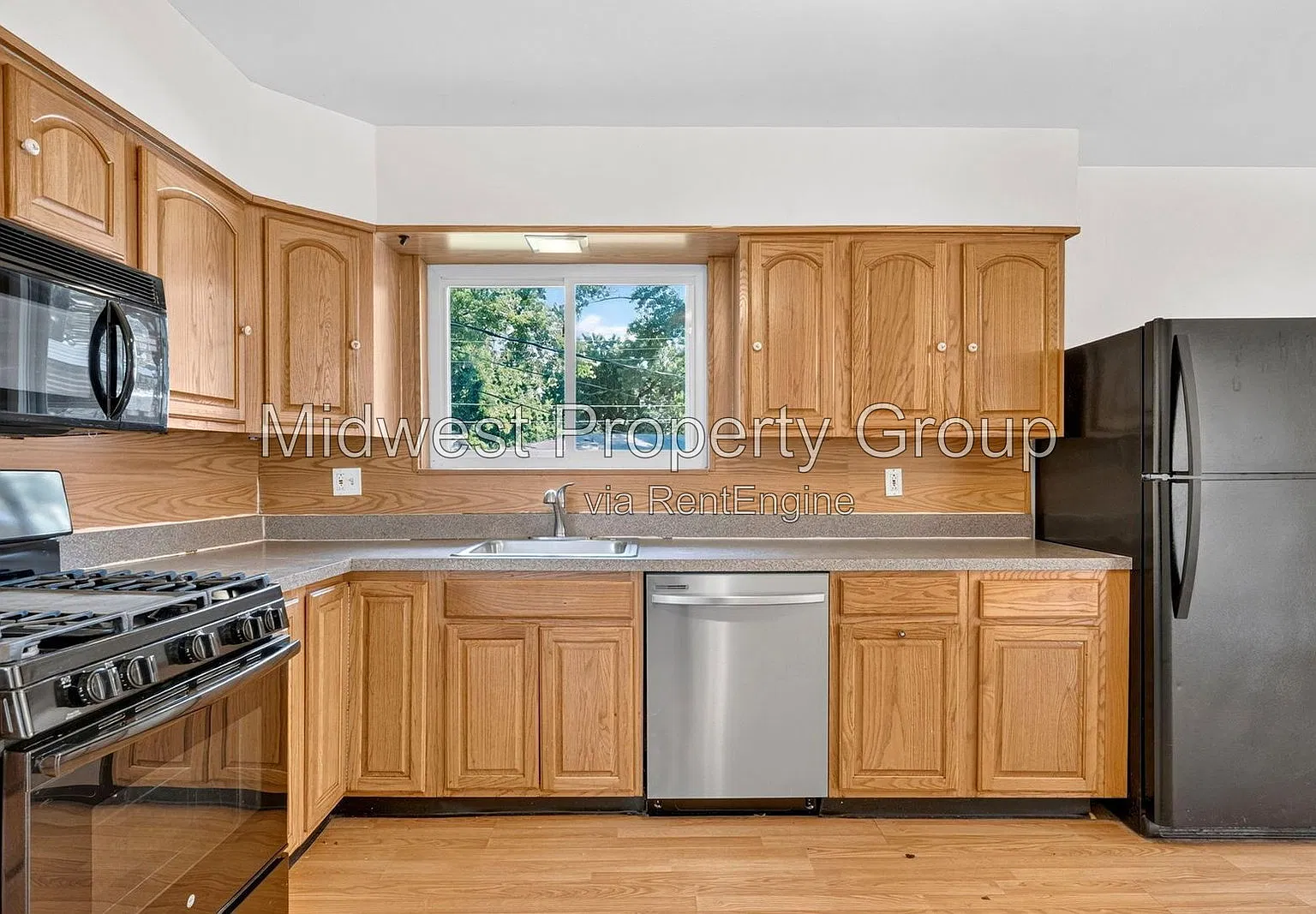 3 bed, 2.0 bath, 1210 sqft, $1,650 — Photo 4