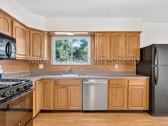 4th image of 370 Gerald Ave