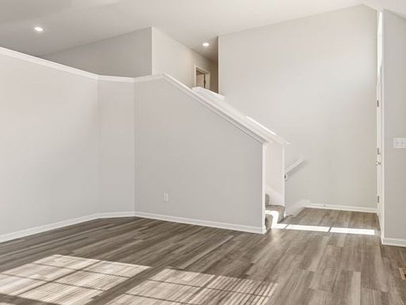 4th image of 711 Shane Ln