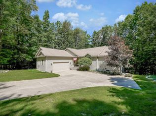 1634 Chickadee Ct, Gaylord, MI 49735