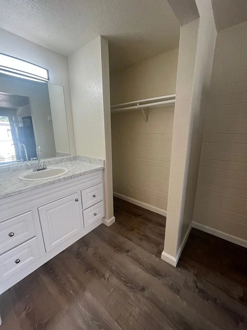Independence Flats — Photo 4