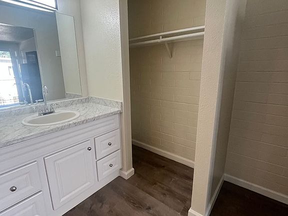 4th image of 555 N Stewart St #231