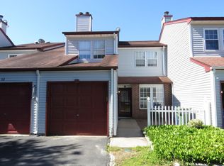 11 Yorktown Ct, Coram, NY 11727