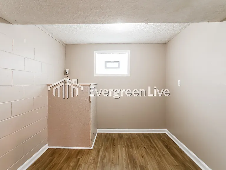5036 Albany Dr — Photo 13