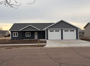 636 Apple Creek Rd, Parker, SD 57053