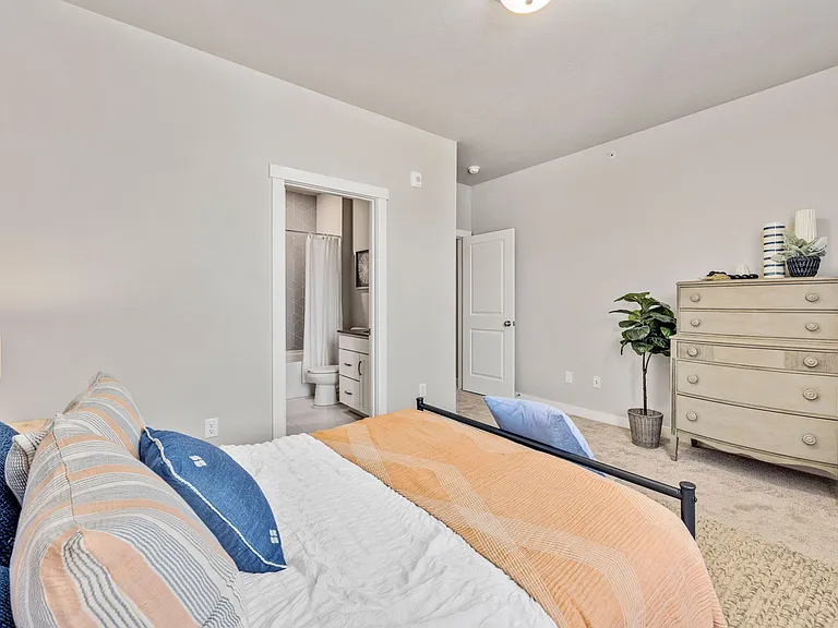 330 High Point Dr #B-106 — Photo 15