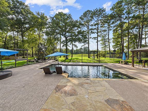 2nd image of 10511 Clubhouse Cir