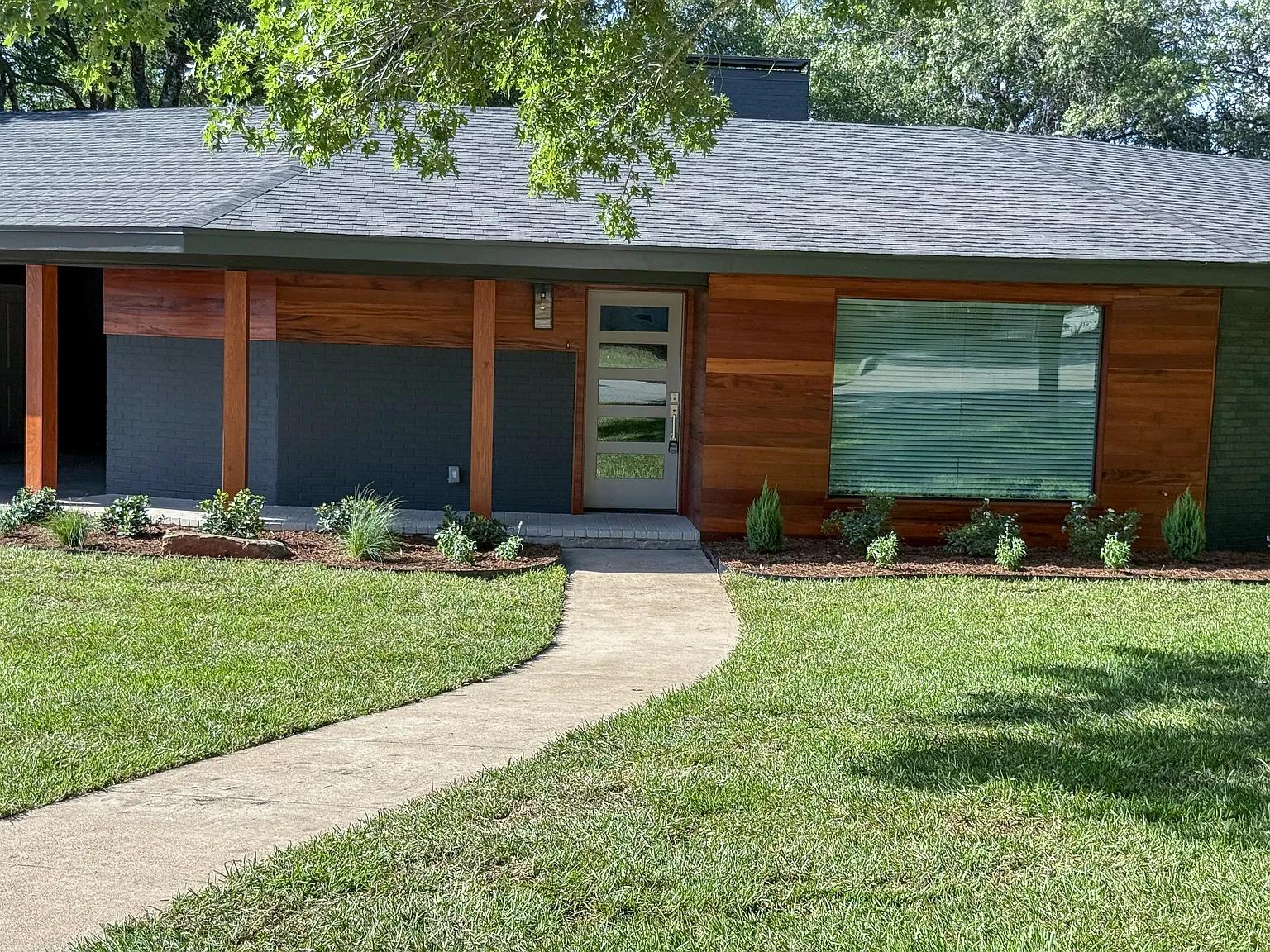 3 bed, 2448 sqft, $4,000 — Photo 4