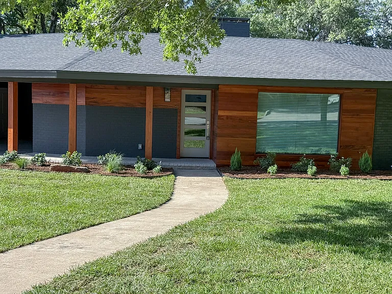 52055 Lockwood Dr — Photo 4