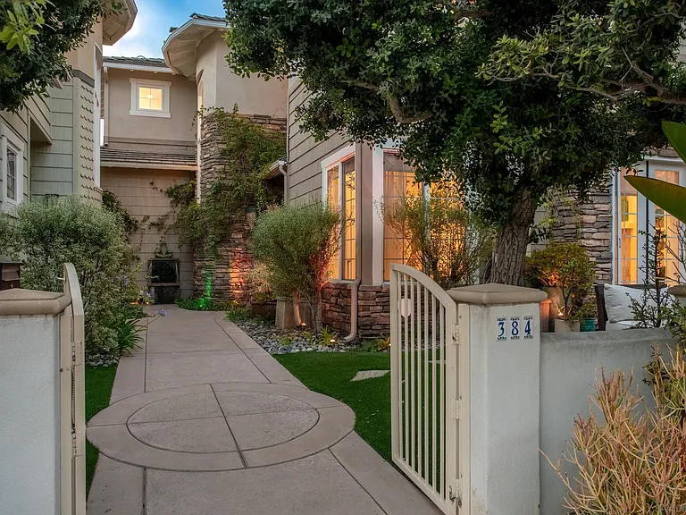 388 Bonair St — Photo 45