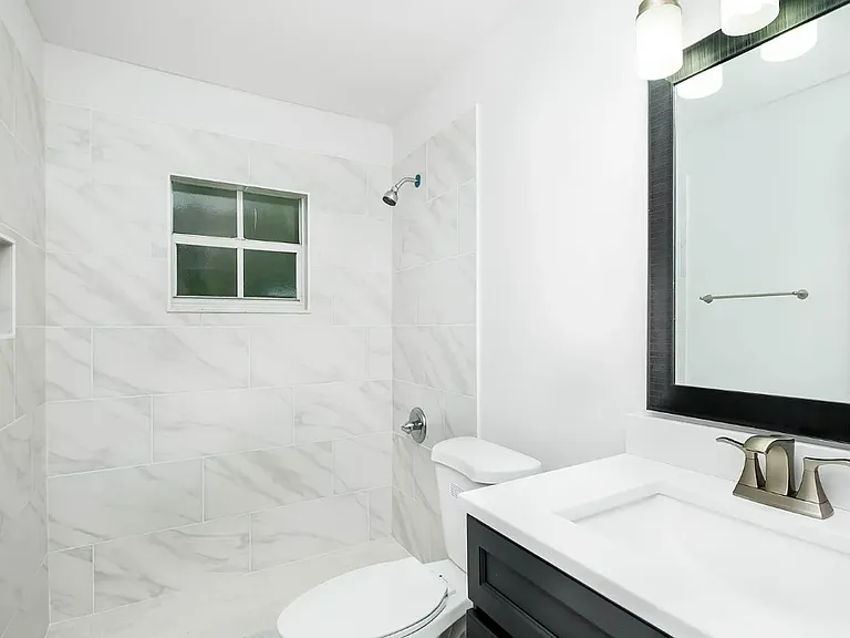1298 Malabar Rd SW — Photo 17