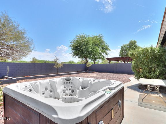 4th image of 44249 W CYPRESS Lane