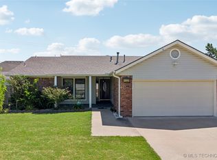 11227 S Douglas Ave, Jenks, OK 74037