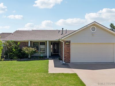11227 S Douglas Ave, Jenks, OK, 74037